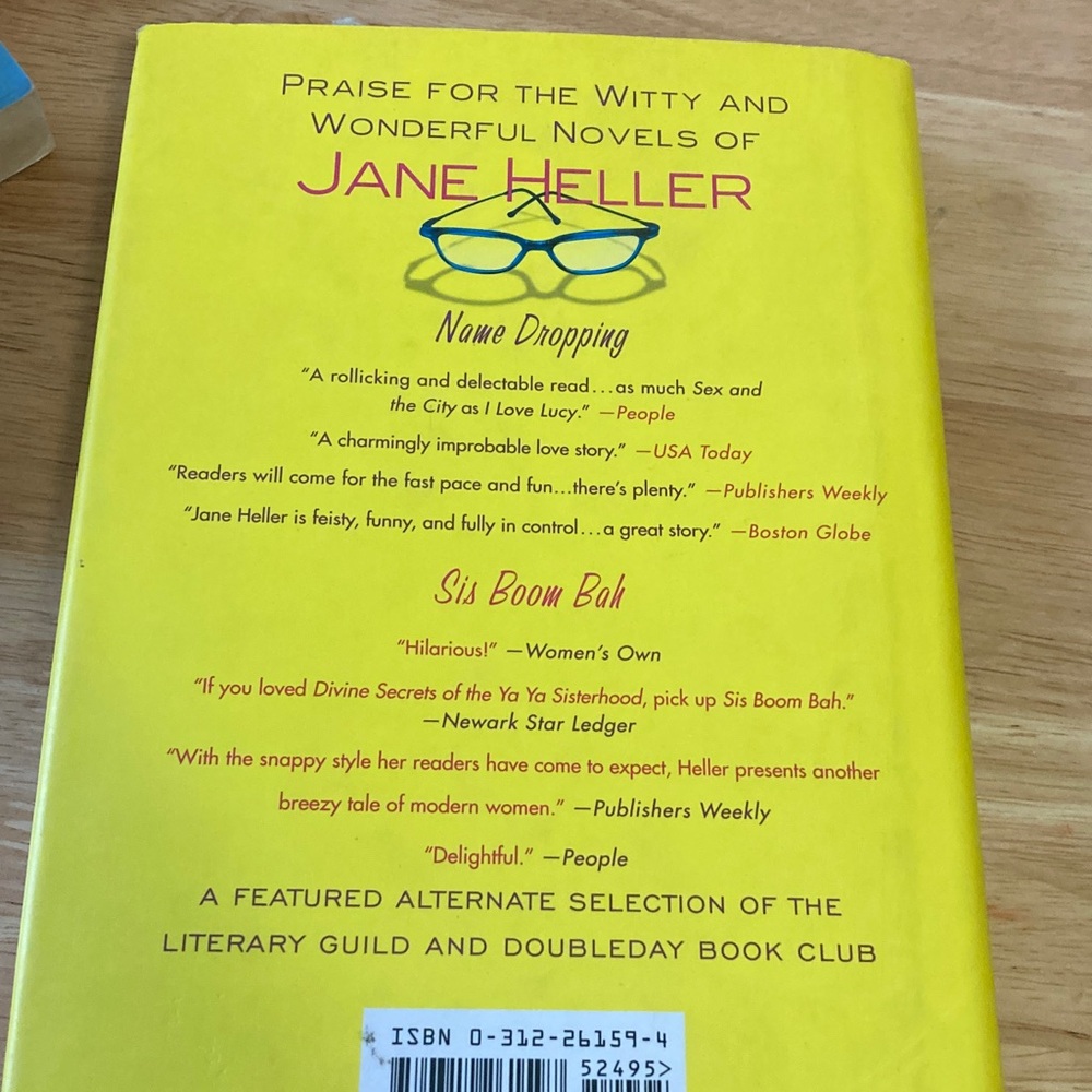 Book Bundle-Brene Brown, Colleen Hoover, Jane Heller, Sally Helgessen - Picture 10 of 11